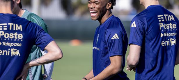 1xBit体育链接-意大利足球队备战奥运会，全力以赴