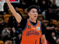 1xBit体育官方入口-广东男篮全队发威，一举击败对手保持不败战绩