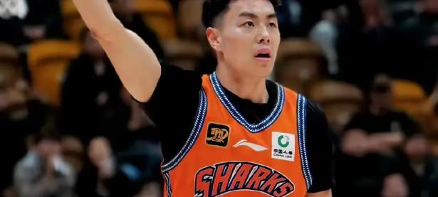 1xBit体育官方入口-广东男篮全队发威，一举击败对手保持不败战绩