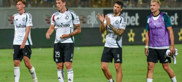 1xBit体育直播-包含波兰足球冠军联赛中球员个个奋力拼搏，各显身手的词条