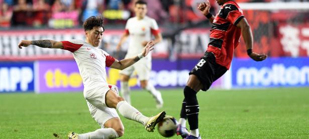 1xBit体育娱乐-球员们努力拼搏，中超比赛精彩纷呈