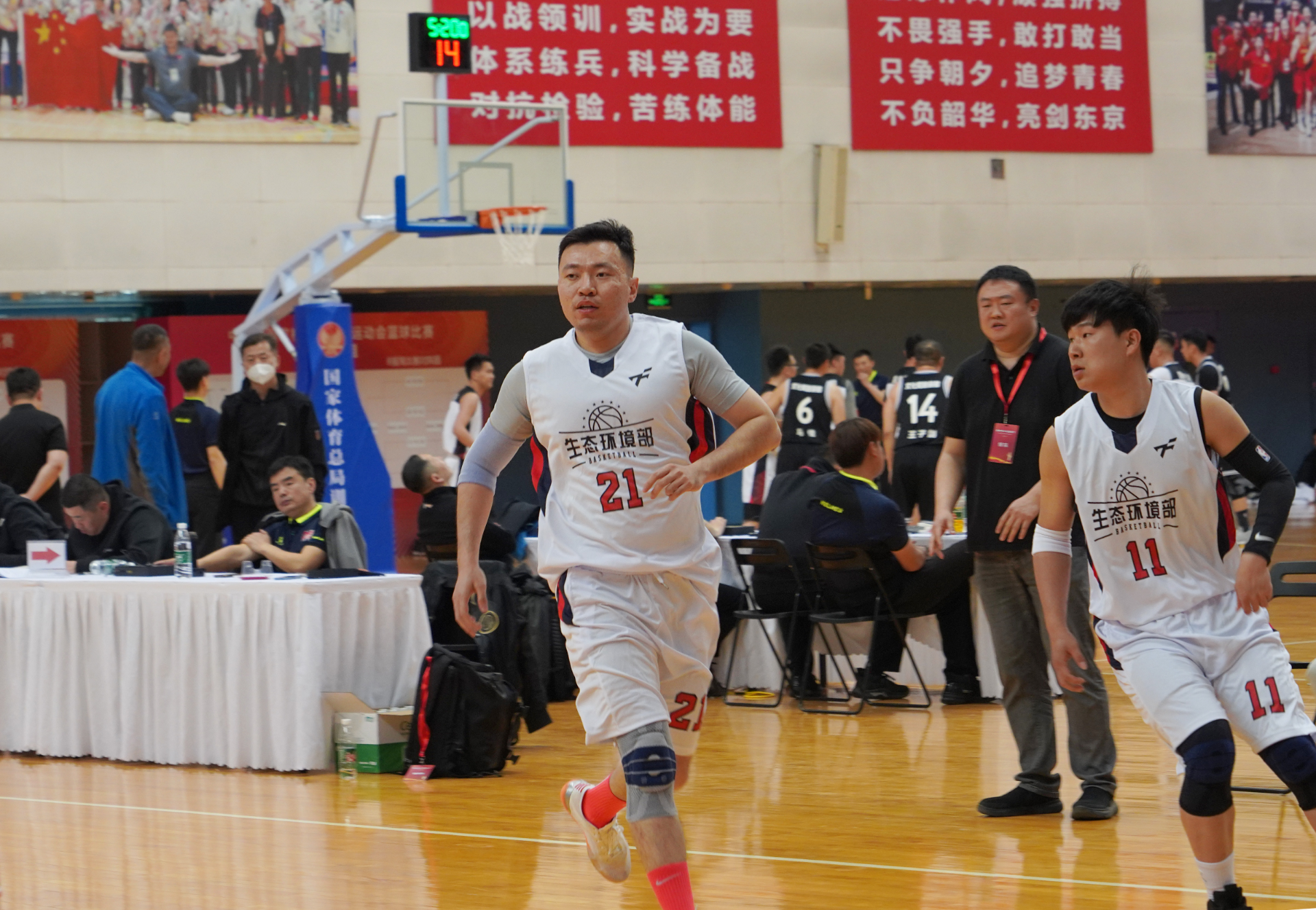球员在最新篮球赛事中创下辉煌战绩