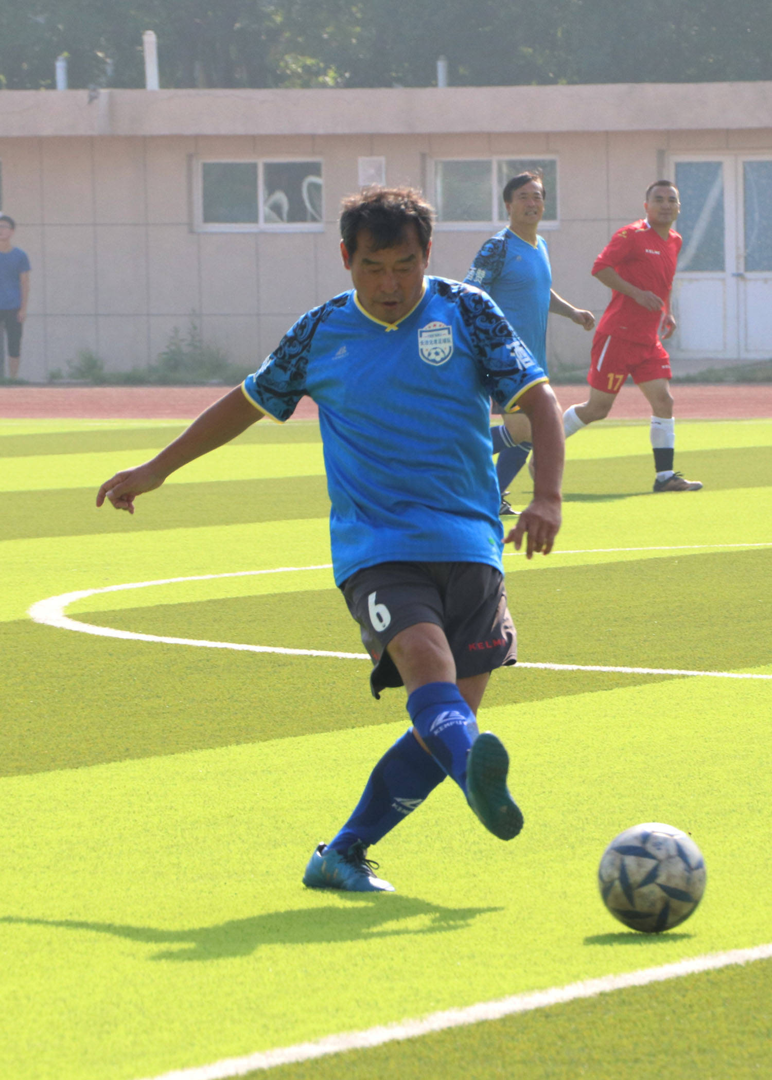 水晶宫队员集体训练，勇往直前迎接未来比赛挑战的简单介绍