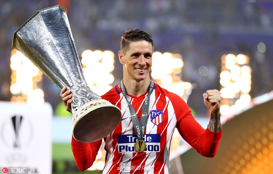 瓦伦西亚力克尤文图斯，首次夺得欧联杯冠军