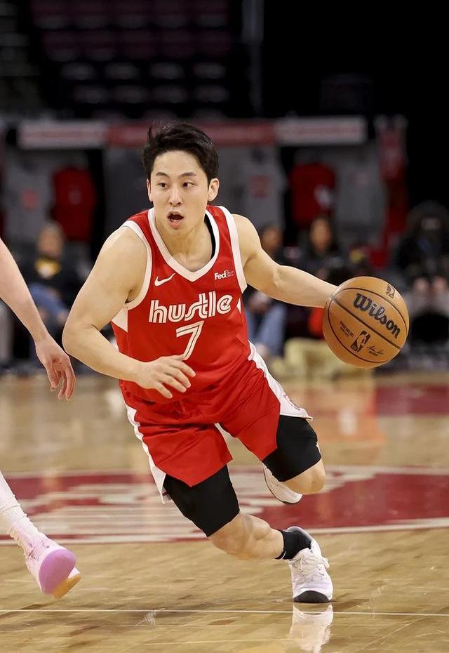 河床冲击季军，年轻球员表现亮眼的简单介绍