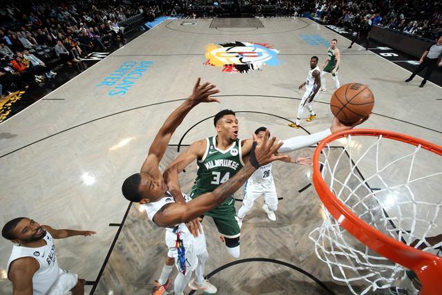 关于雄鹿横扫篮网，取得三连胜的信息