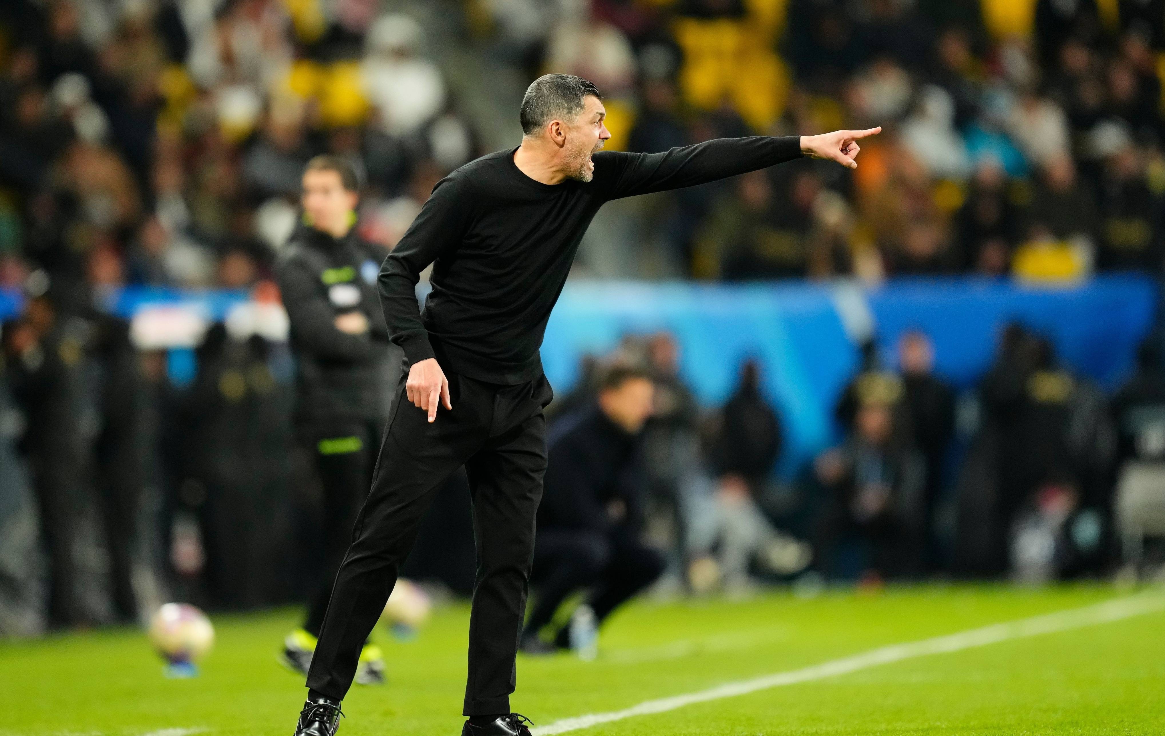 关于主帅换帅有望，球队内部调整力争保级成功的信息